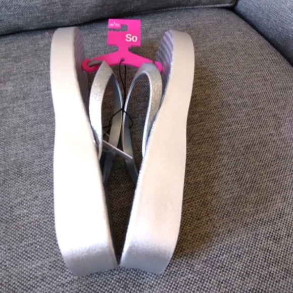 So Flip Flops - Picture 2 of 5